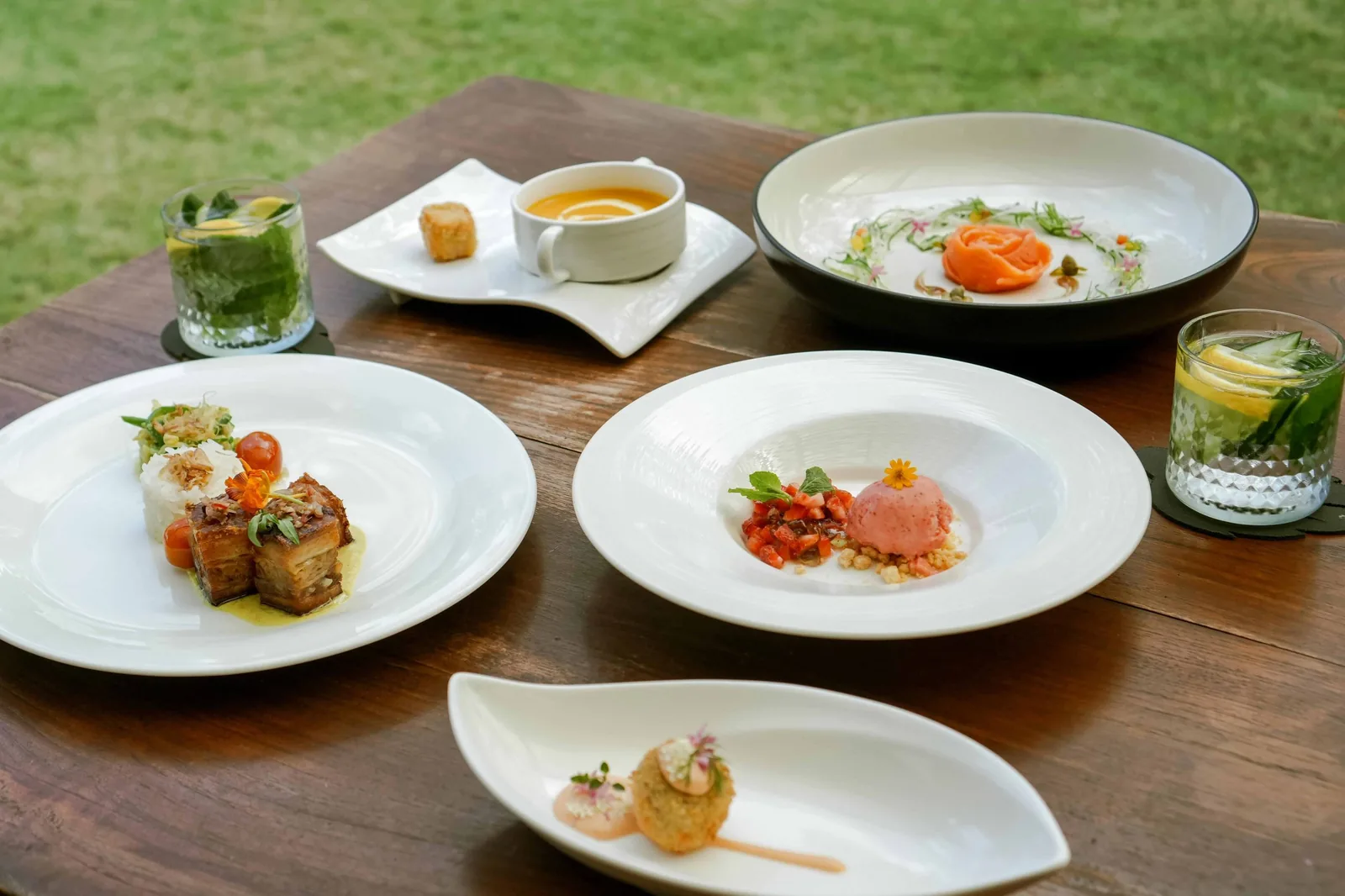 Herbs Stones Garden Restaurant